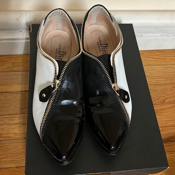 Shoes - Picture 1 of 4